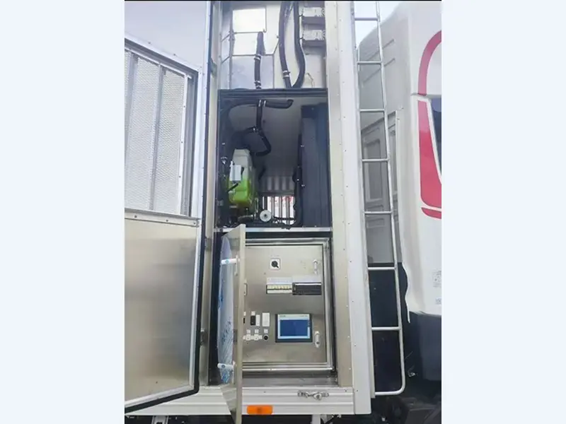 GoldBees Day-old ChickLayer Transport Truck---Fully Enclosed Automated Logistics (17)