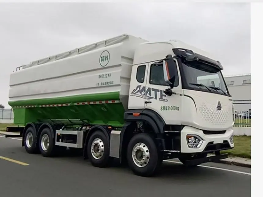 Poultry & Feed Transport Combo Trucks: Maximizing Fleet Utilization